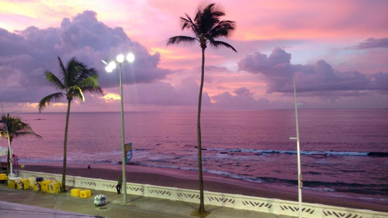 Flat Na Avenida Oceanica Salvador